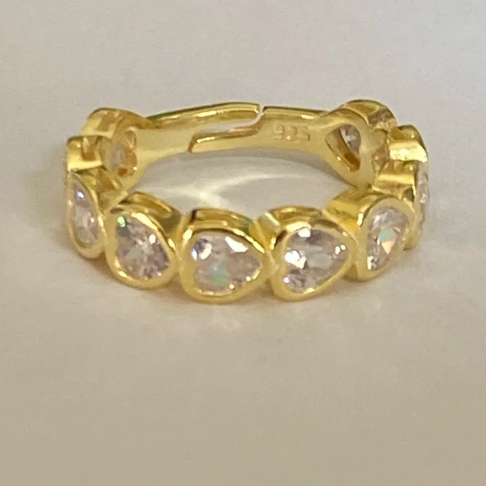 925 Silver band ring 5.5 heart clear cz stones 18k yellow gold plated